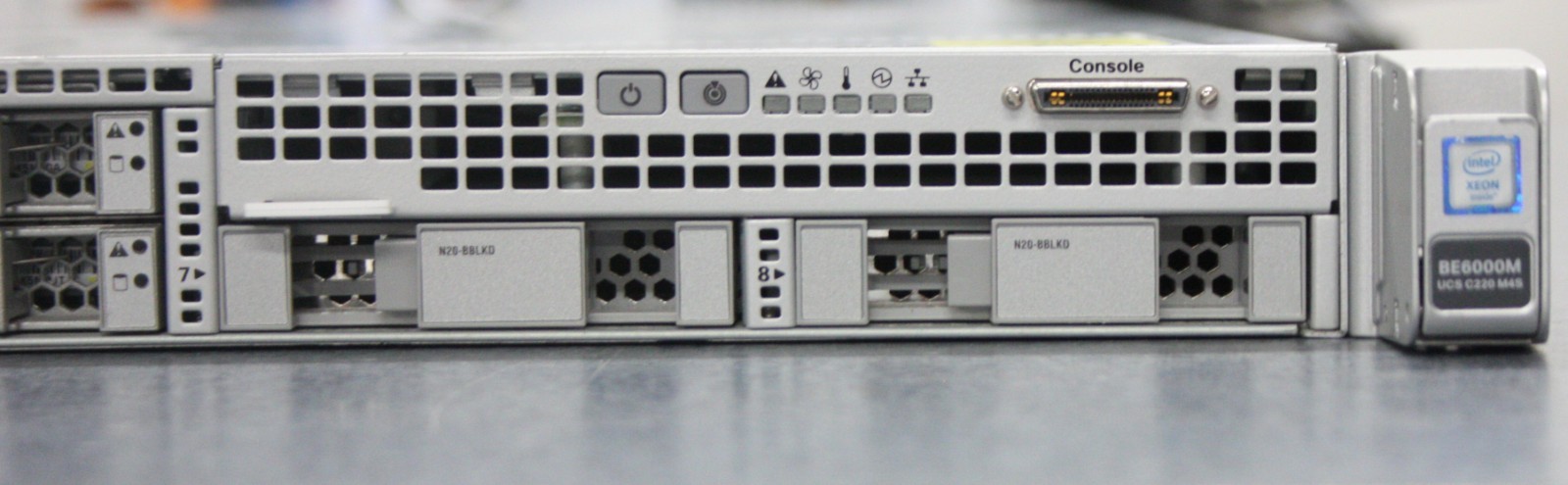 Cisco UCS C220 M4S BE6000M E5-2630v3 32GB DDR4 6x 300GB SAS HDD BE6M-M4-K9