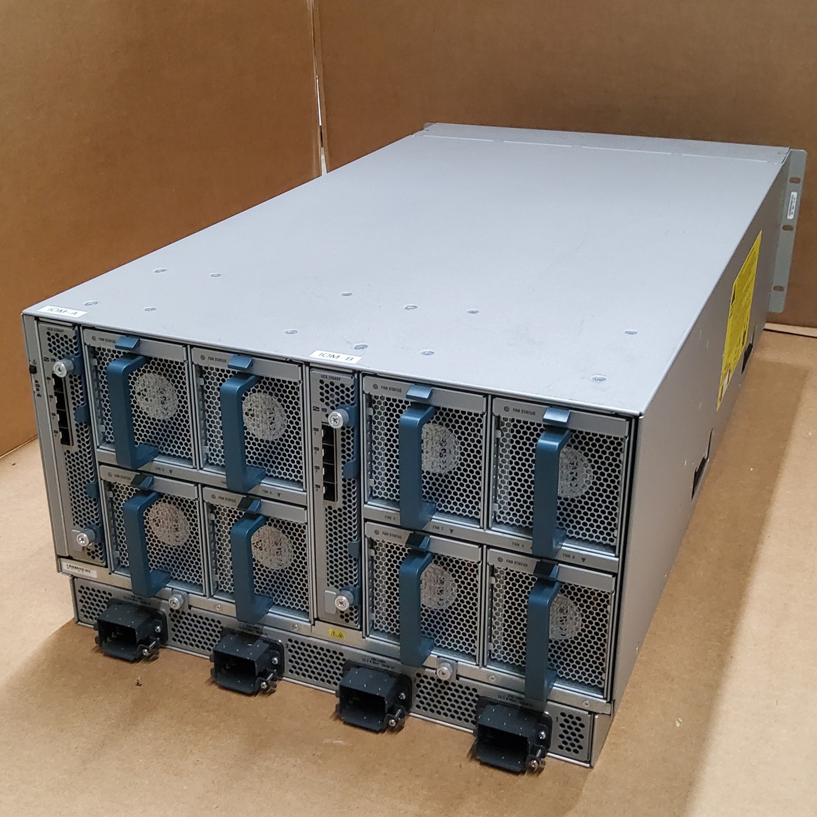 Cisco UCS 5108 Blade Server Chassis 8x UCS-B200-M3 2x UCS 2204 NO CPU NO Memory
