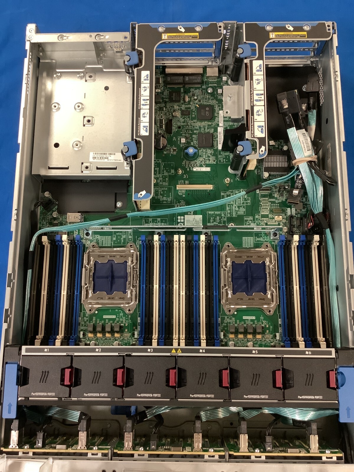 767032-B21 HP ProLiant DL380 Gen9 24x SFF CTO 775400-001