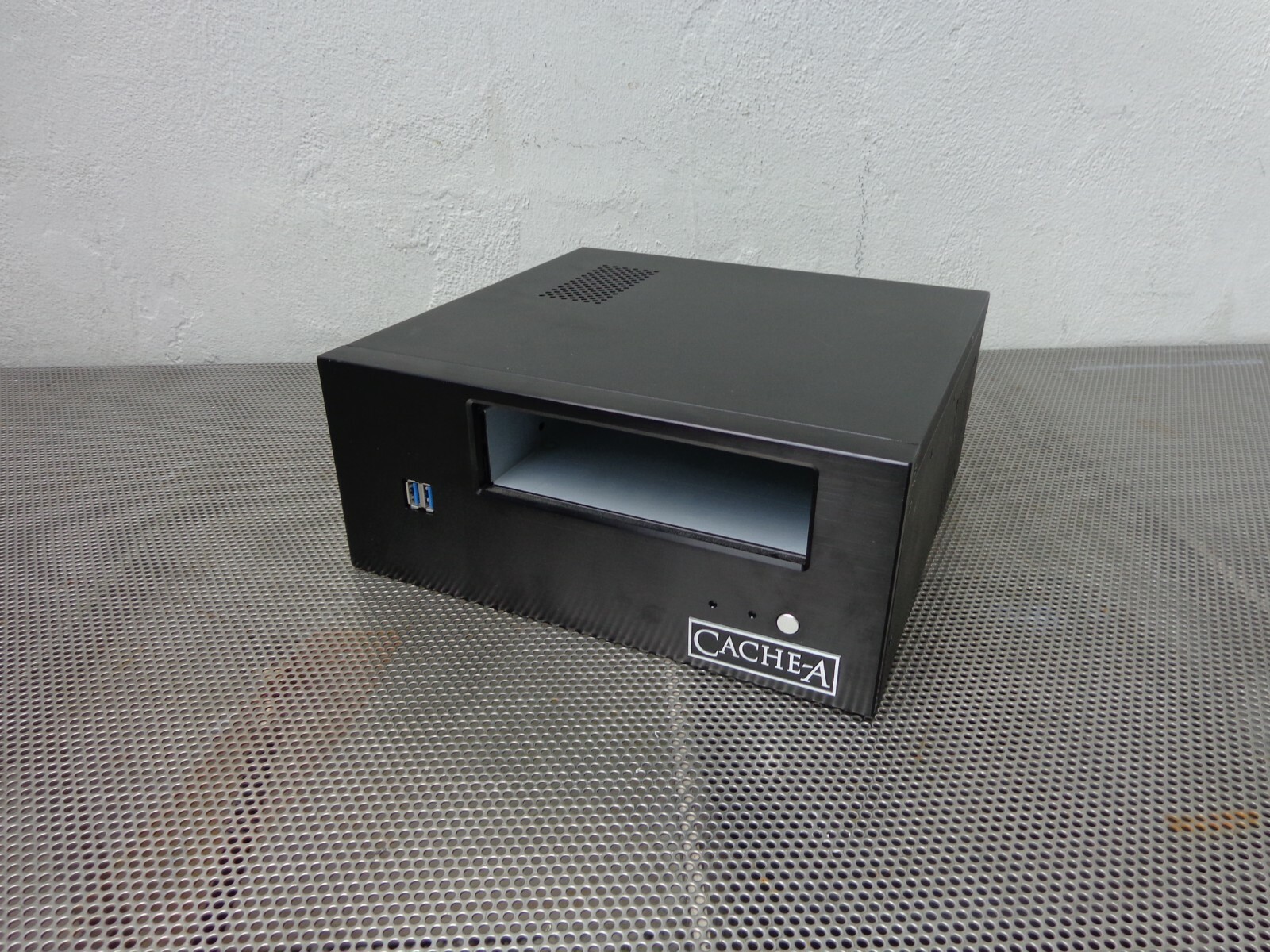 CACHE-A 8Gb RAM WD20NPVX 2Tb HDD I3-2120 CPU 3.30GHz (Password Protected/Unknown