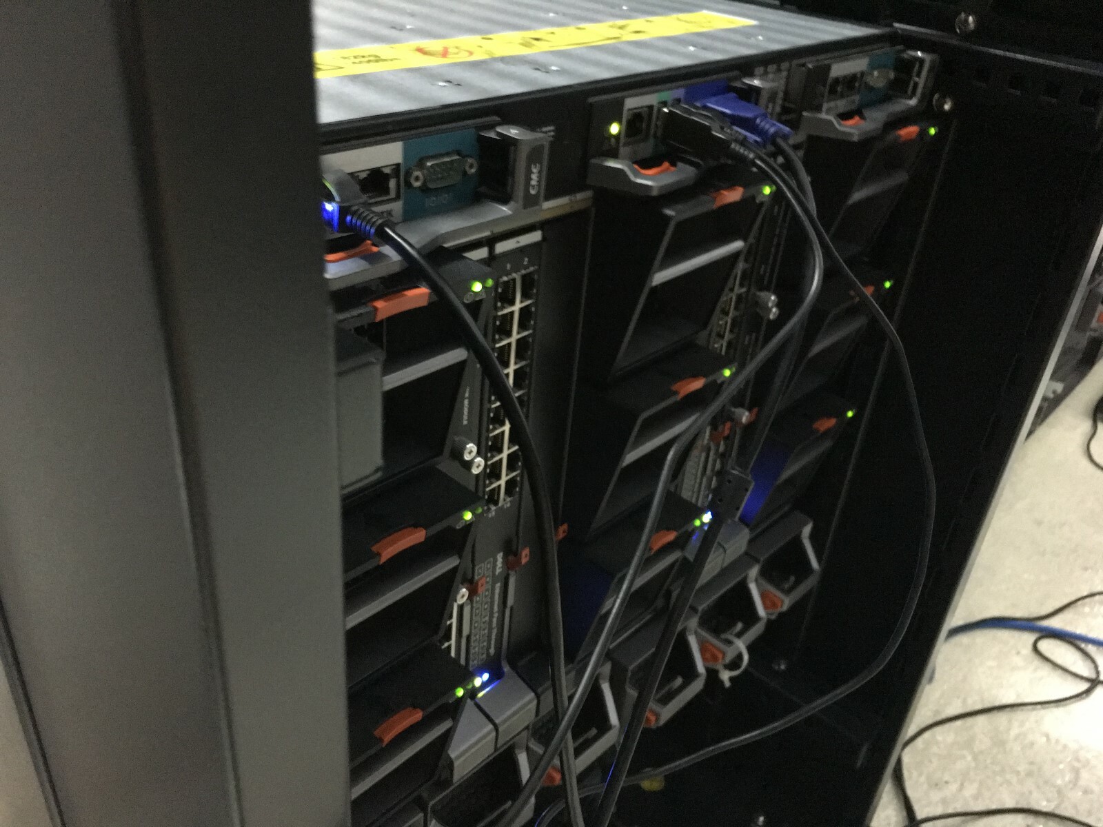 DELL M1000e Blade Enclosure w/16 x M520 Server Blades 256 CPU Cores AnSys Rocks