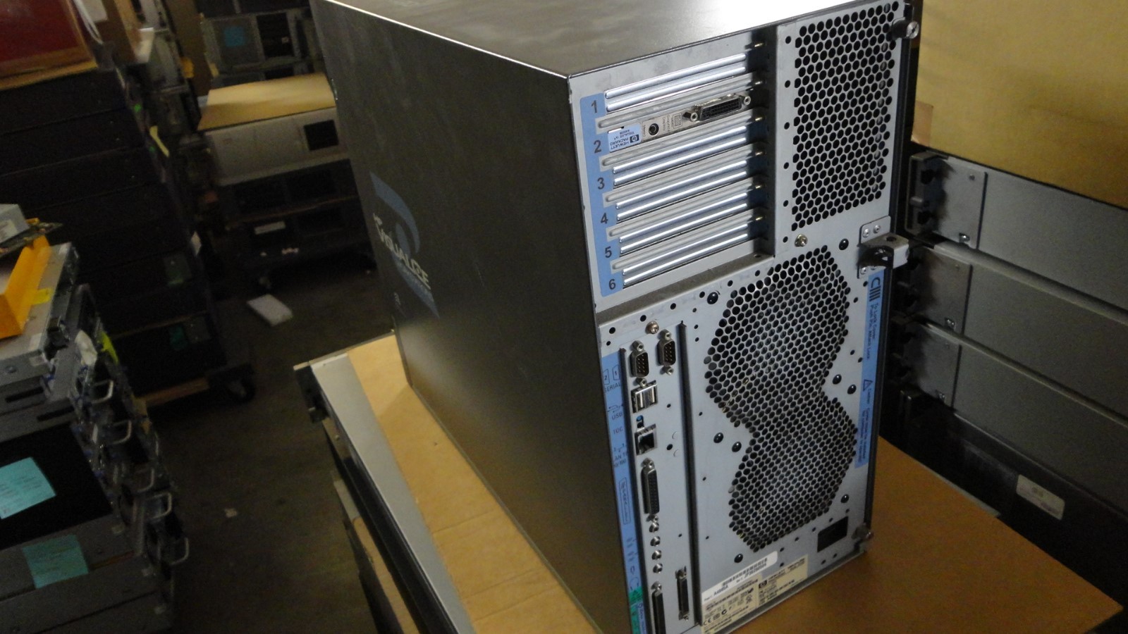 HP VISUALIZE B1000 Workstation 768mb (NoHDD )CD-ROM FX4 DVI PA8500 300Mhz A4985A