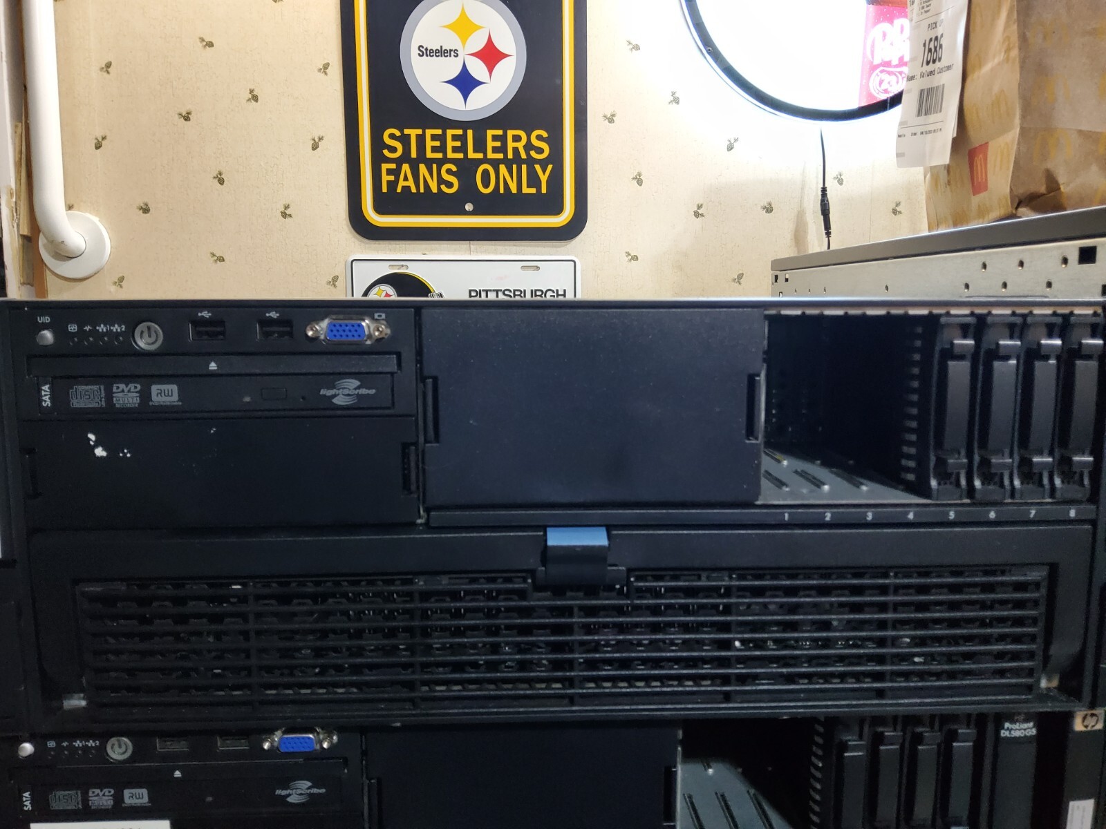 HP Proliant Dl580 Server 4 Xeon CPUs 48Gb of ram no storage