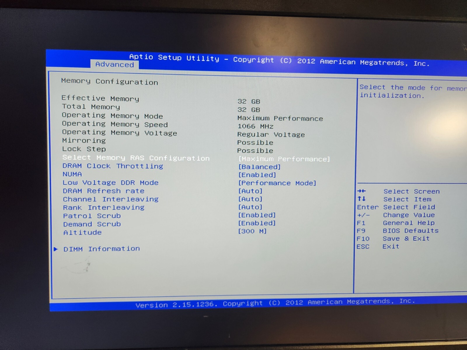 CISCO UCS C220 M3 SFF SERVER (2) E5-2609 @ 2.40GHz, 32GB RAM, 4GB SAS, W/ RAILS