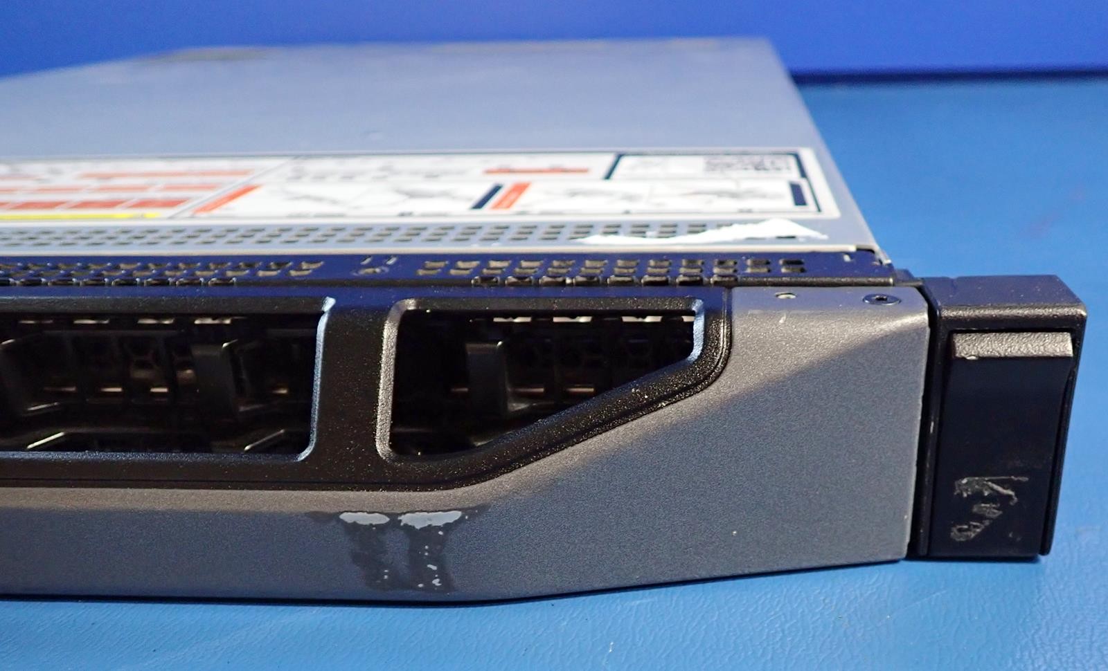 DELL POWEREDGE R630 2x Intel Xeon E5-2667 v4 128GBGB DDR4 RAM, PERC H330 Mini