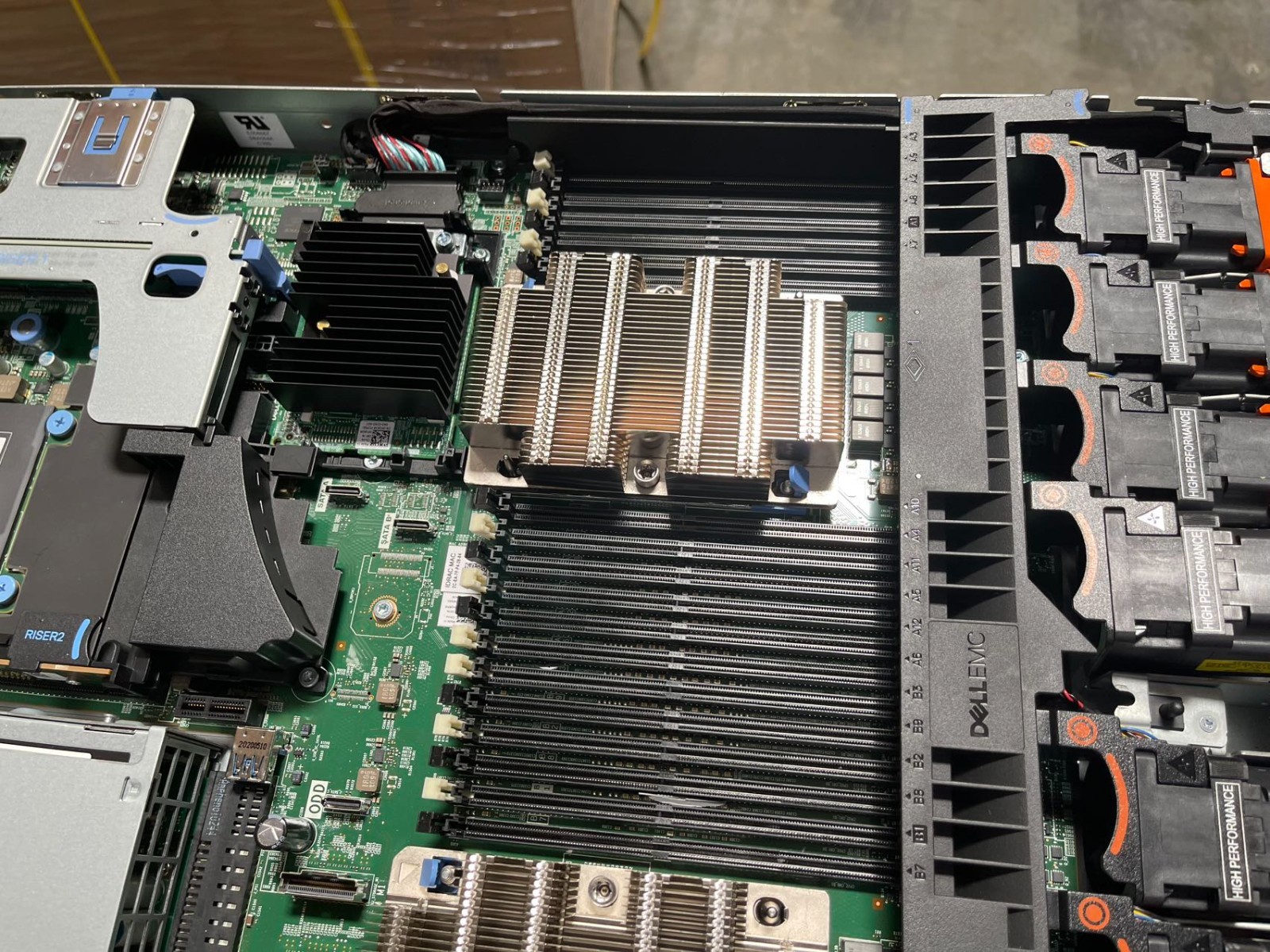 Dell PowerEdge R640 E560F 10 SFF Server 2x Xeon Gold 6152 1100W H330 NVME 684MR