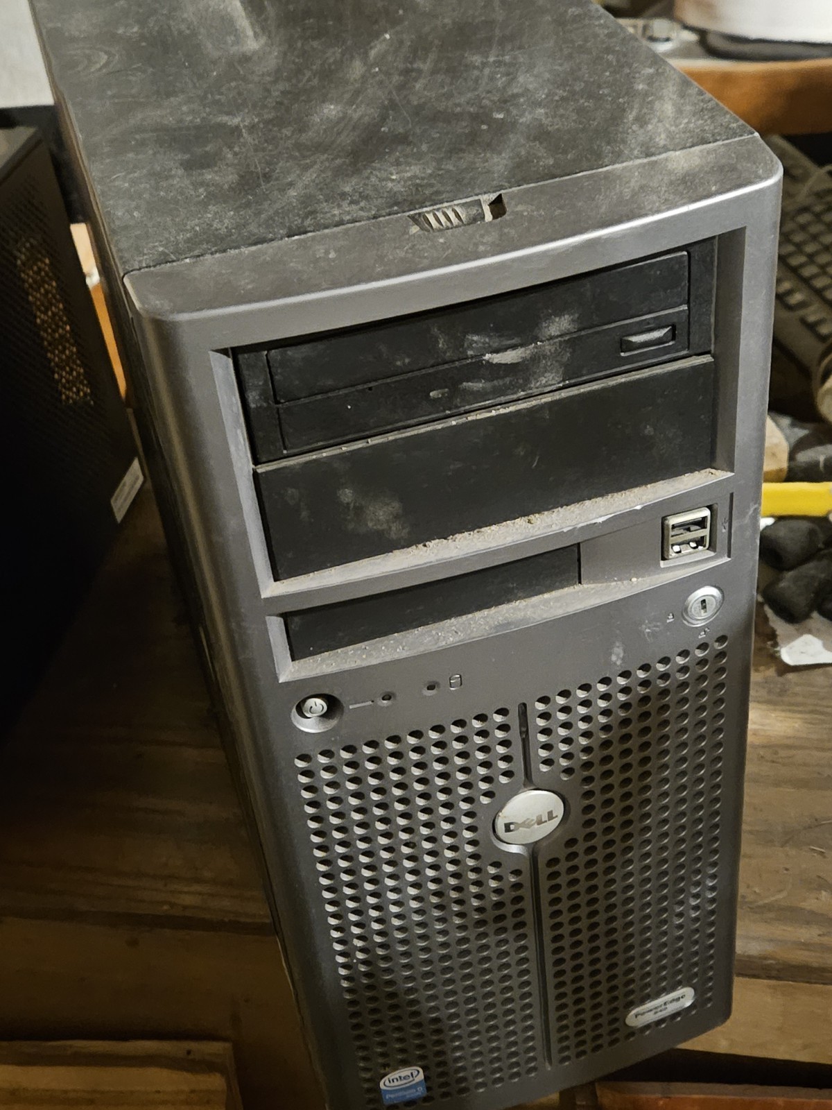 Dell PowerEdge 840 Tower Server Intel Pentium D, USB, Ethernet, VGA WORKS GREAT