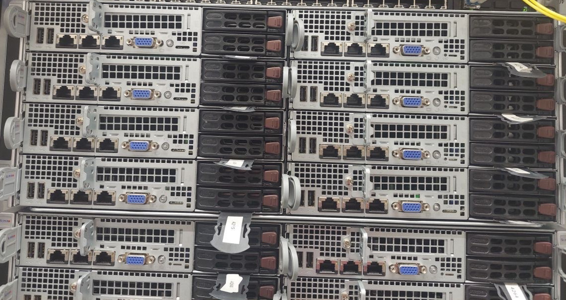 Lot 9 Supermicro F617R2-F73 4U 8x server Dual E5-2660 32GB 2×2.5 Hotplug 2×3.5