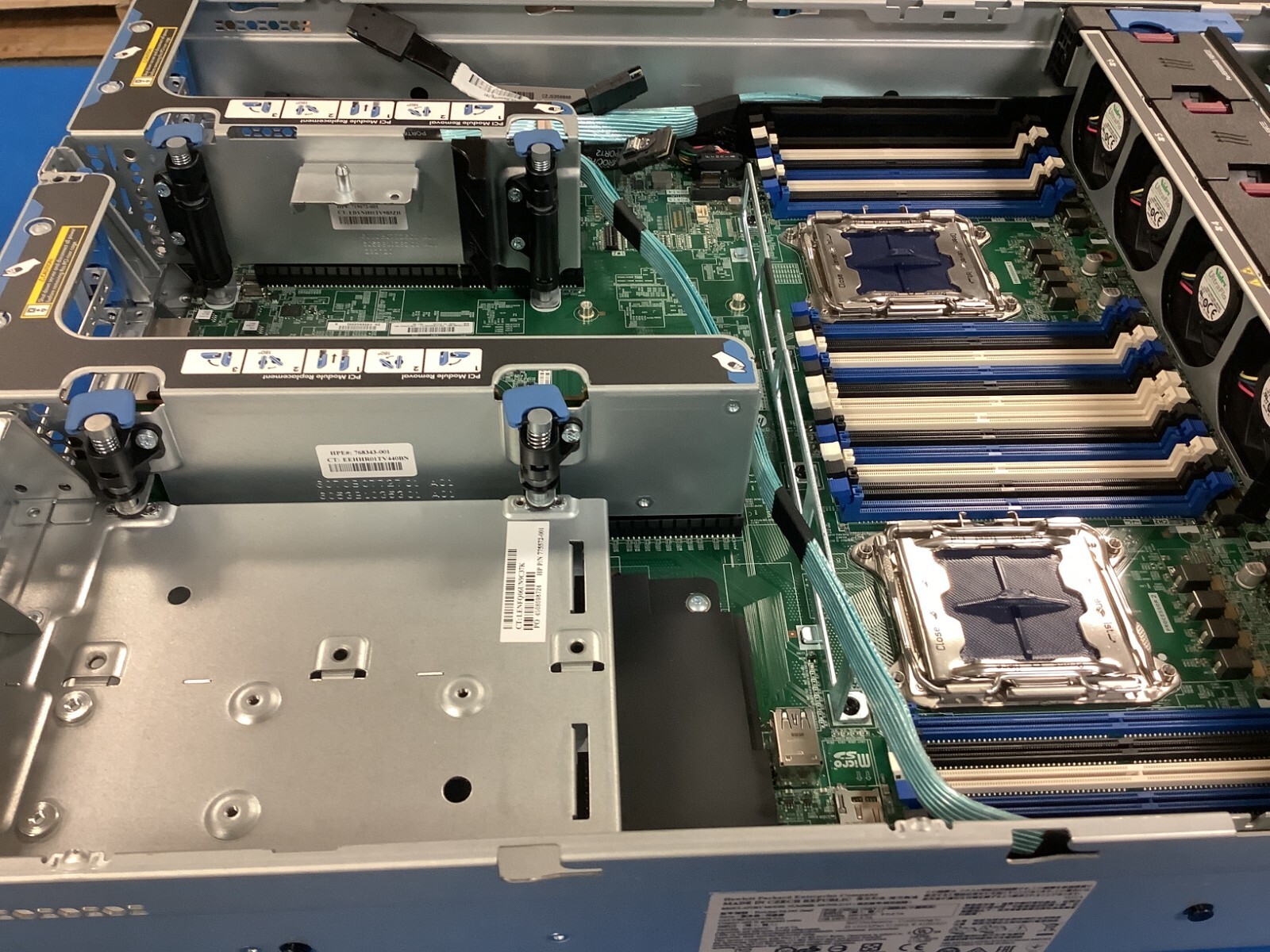 767032-B21 HP ProLiant DL380 Gen9 24x SFF CTO 775400-001