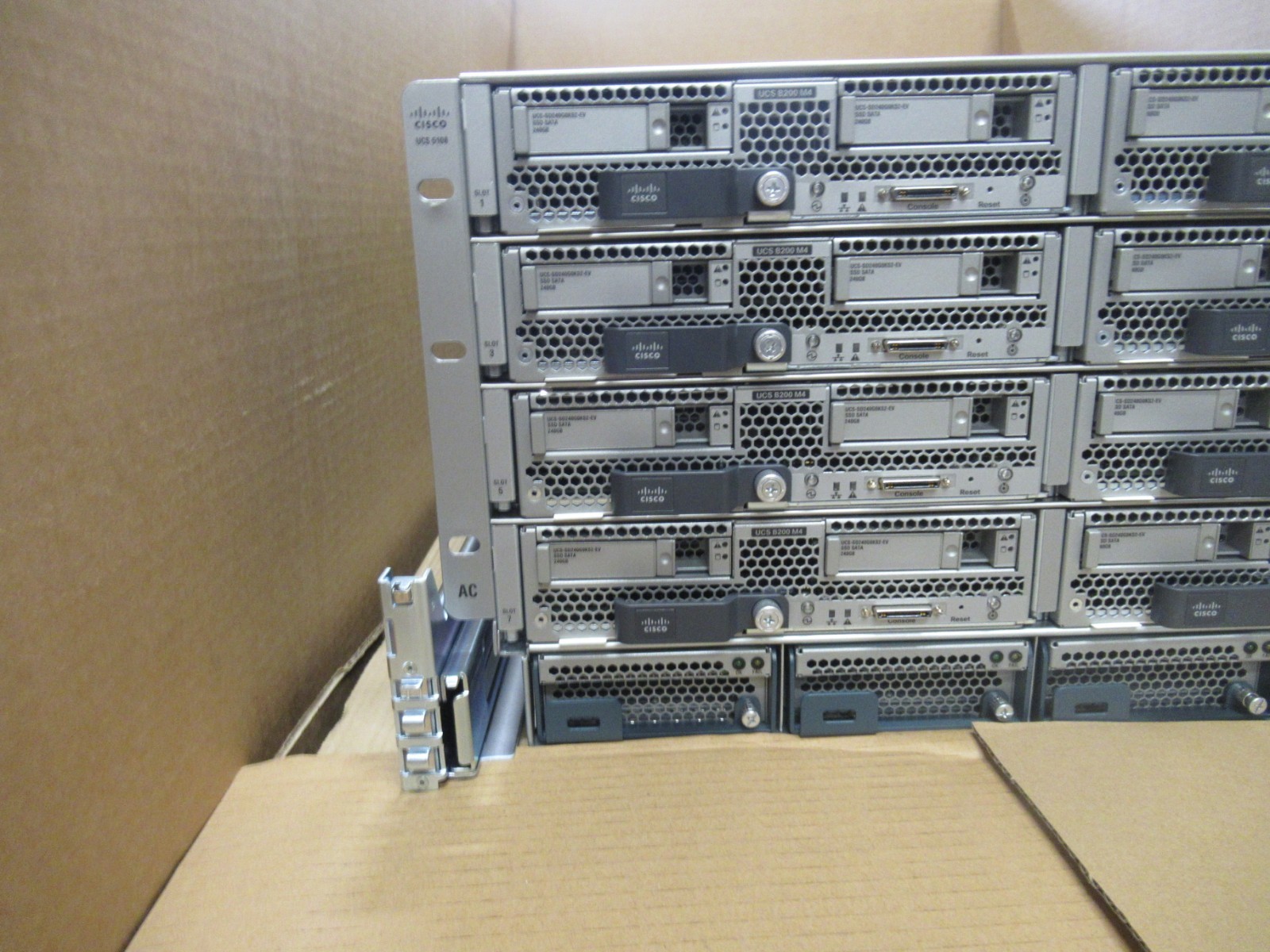 Cisco UCS 5108 + 8 x B200 M4 Blade Servers CTO Customise to order 0P 0M