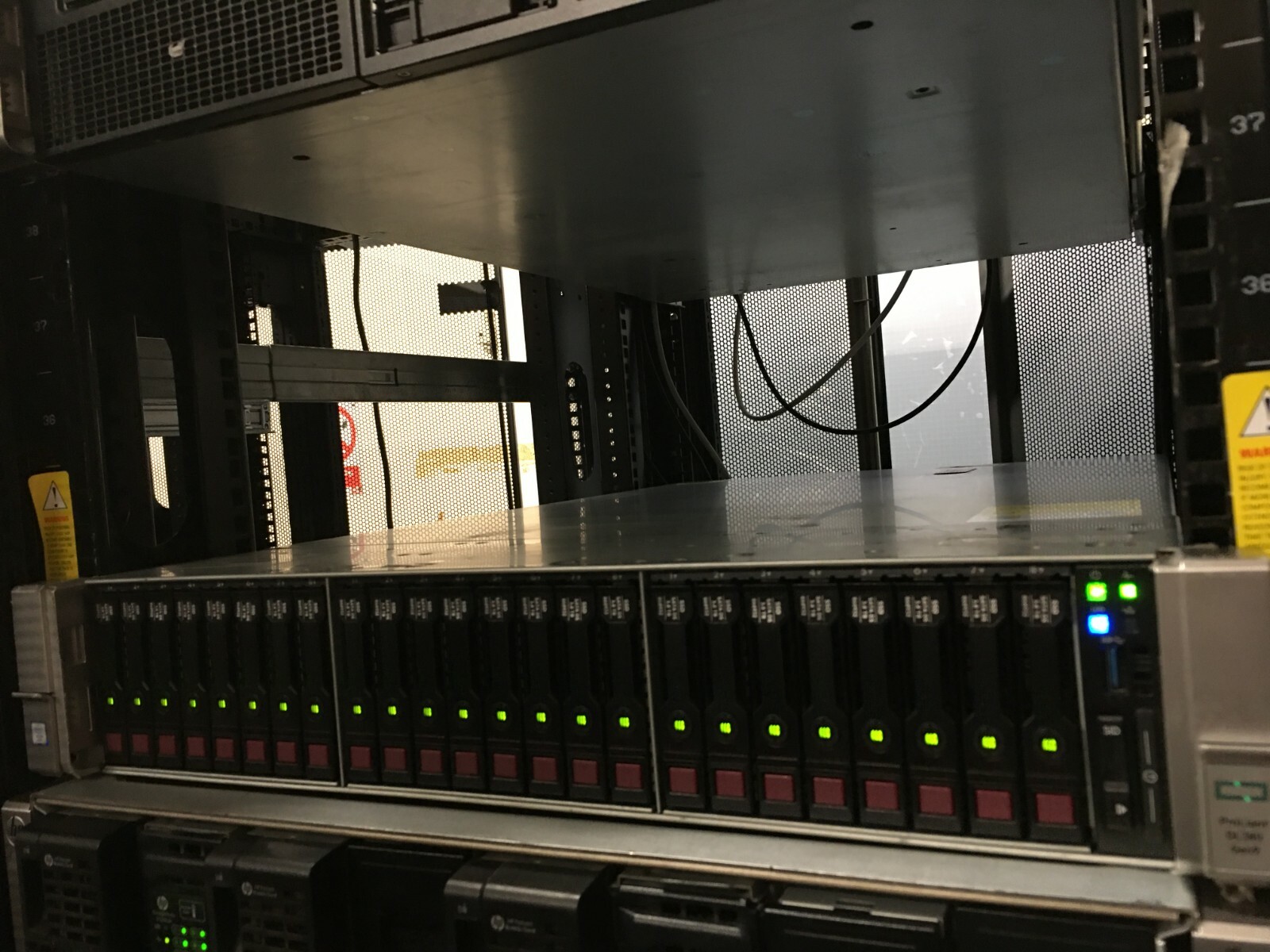 HPE ProLiant DL380 Gen9 Server 2x 10 Core E5-2660v3 20×1.6TB SSD**32TB* Hyper-V