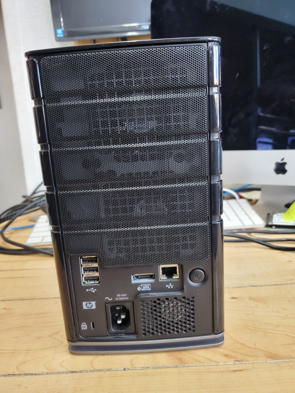 HP EX495 MediaSmart Server No Hard Drives Powers On