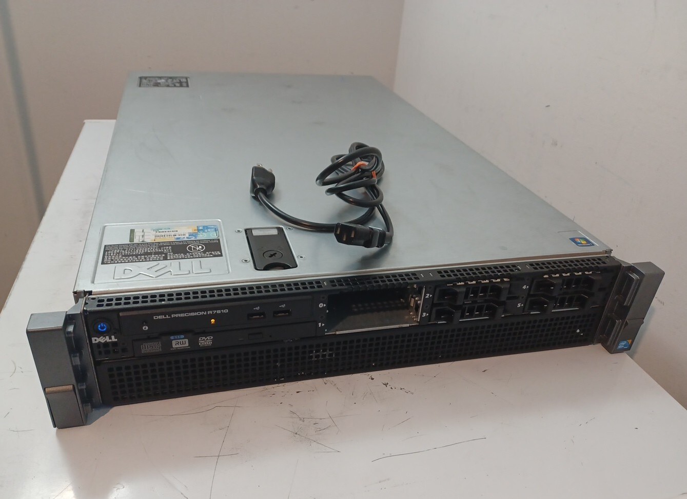 DELL PRECISION R7610 WORKSTATION 1x EIGHT CORE E5-2670 2.6GHz 8GB RAM 4x TRAYS