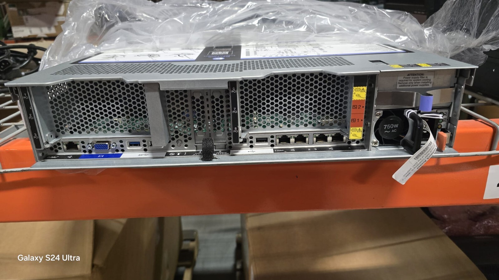 Lenovo System x3650 M5 8 bay SFF 28 Cores 2x E5-2680 v4 2.4GHz 64GB M5210 NO HDD