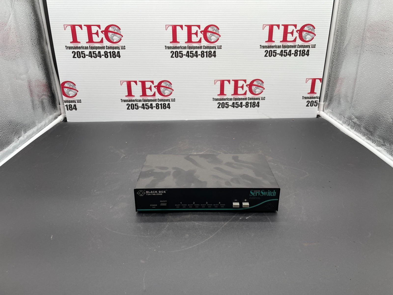 Black Box KV5002MA-R2 100 to 240V, 2 Port Serv Switch, Ultra Mini Chassis