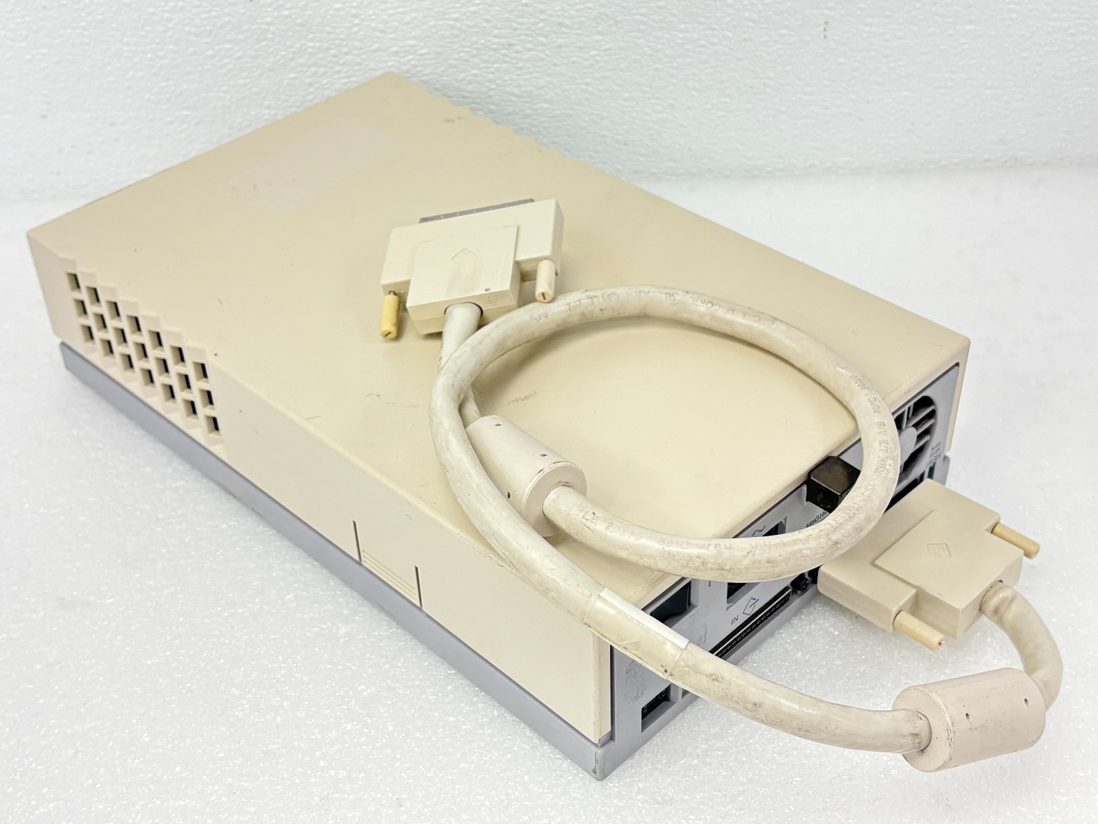 Pre Owned | Sun Microsystems 599-2229-01 DDS3 Unipack Tape Drive – w/ Power Cord