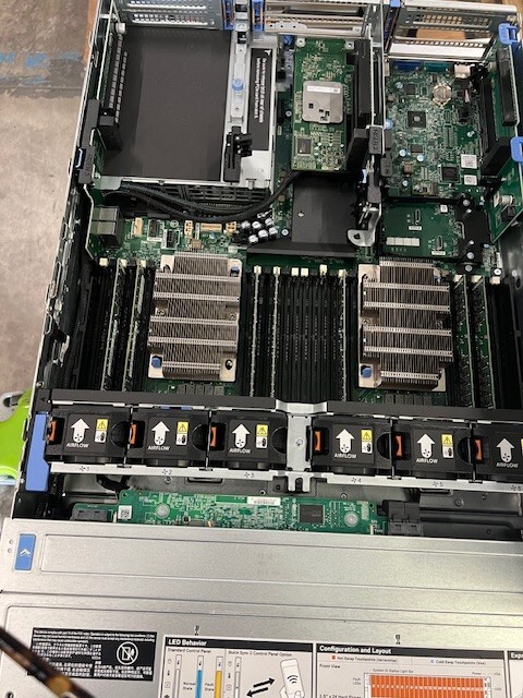 DELL EMC VxRAIL P570F 24SFF SERVER, 2x 4108 cpu, 32GB Ram 2x 1100w Psu, HBA 330