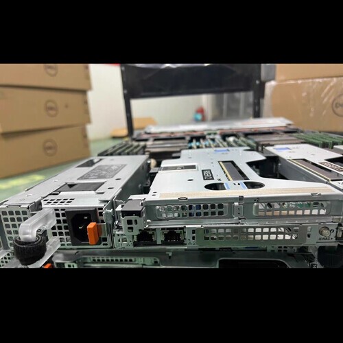 DELL R6525 Server 8X2.5″ H745/2X EPYC 7713 CPU 64Core/1T 3200MHz RAM