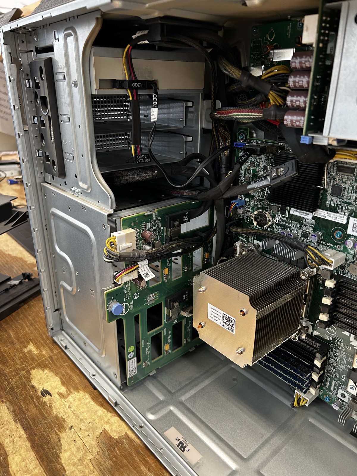Dell PowerEdge T420 Xeon E5-2420 1.90 Ghz 12Gb ECC no HDD/SSD