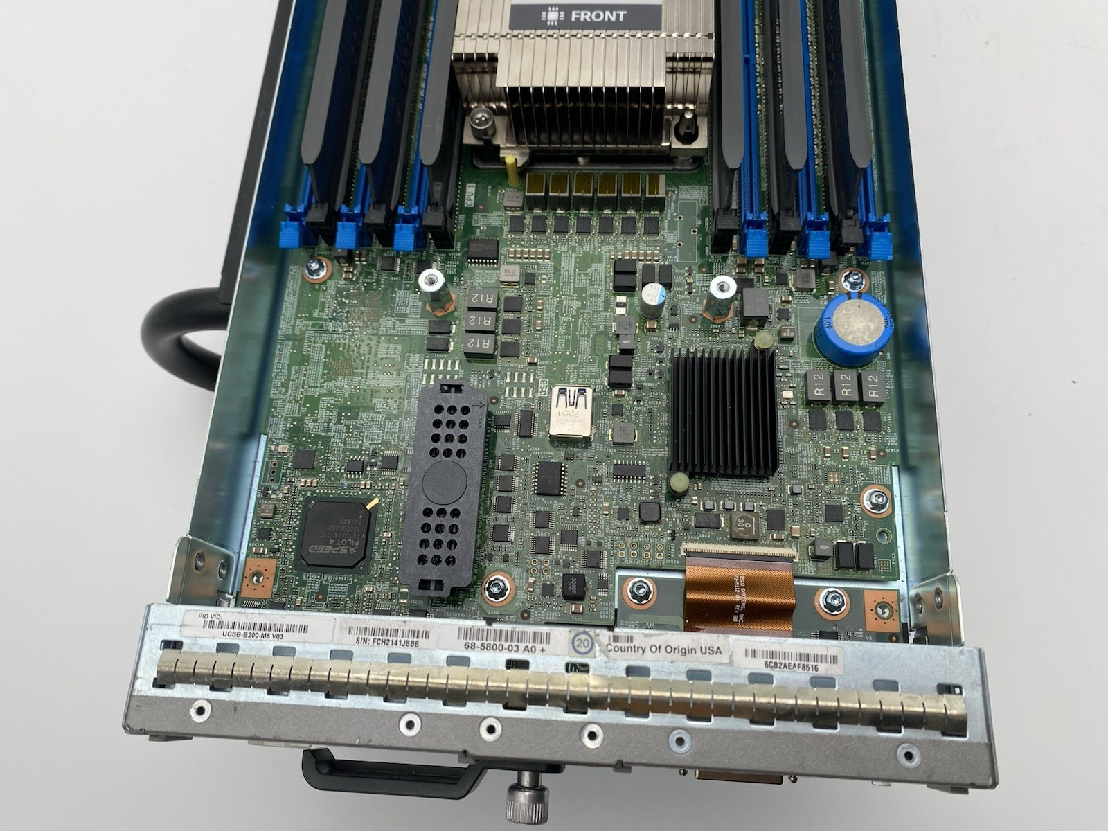 Cisco UCS B200 M5 Server Blade 2x Xeon Silver 4108 SR3GJ 1.80GHZ No RAM