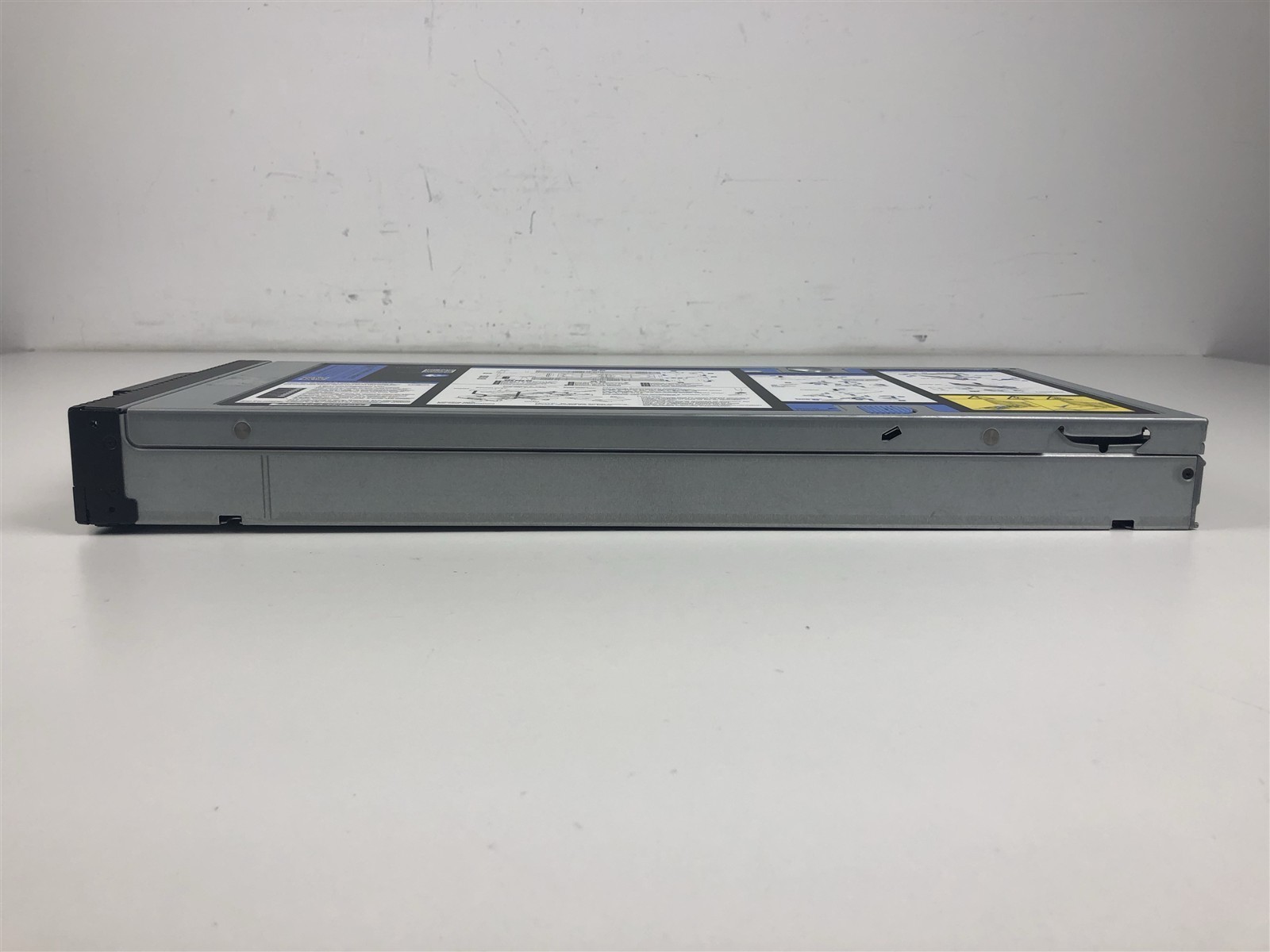 Lenovo ThinkSystem SN550: 2x Intel Xeon Gold 6128 3.4GHz – 1.5TB RAM – 2x240GB