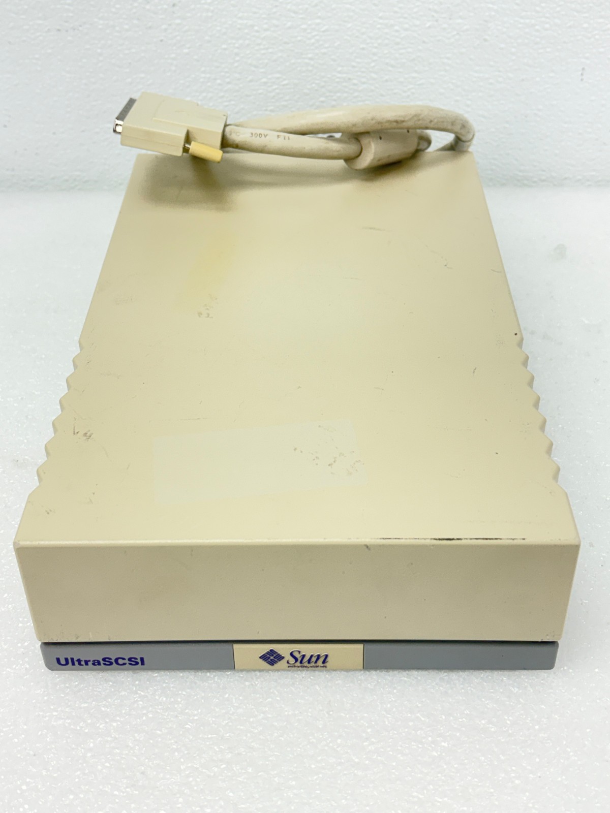 Pre Owned | Sun Microsystems 599-2229-01 DDS3 Unipack Tape Drive – w/ Power Cord