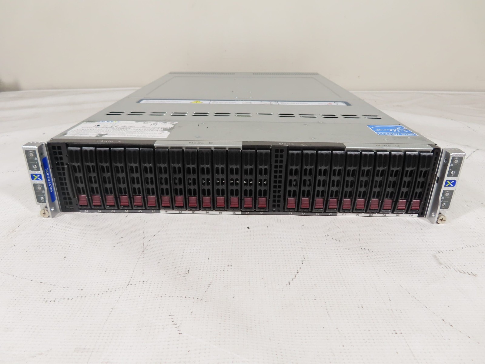 Supermicro 2U CSE-817B 24SFF 4-Node X11DPT-B 8x Gold 6140 512GB Ram 4x 240gb SSD