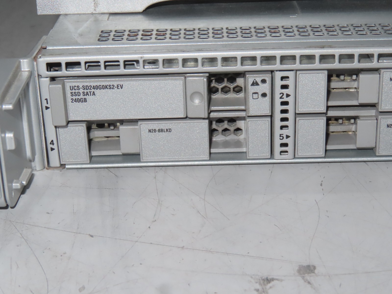 Cisco 5520 Wireless Controller UCS C220 M4 AIR-CT5520-CA-K9 32GB