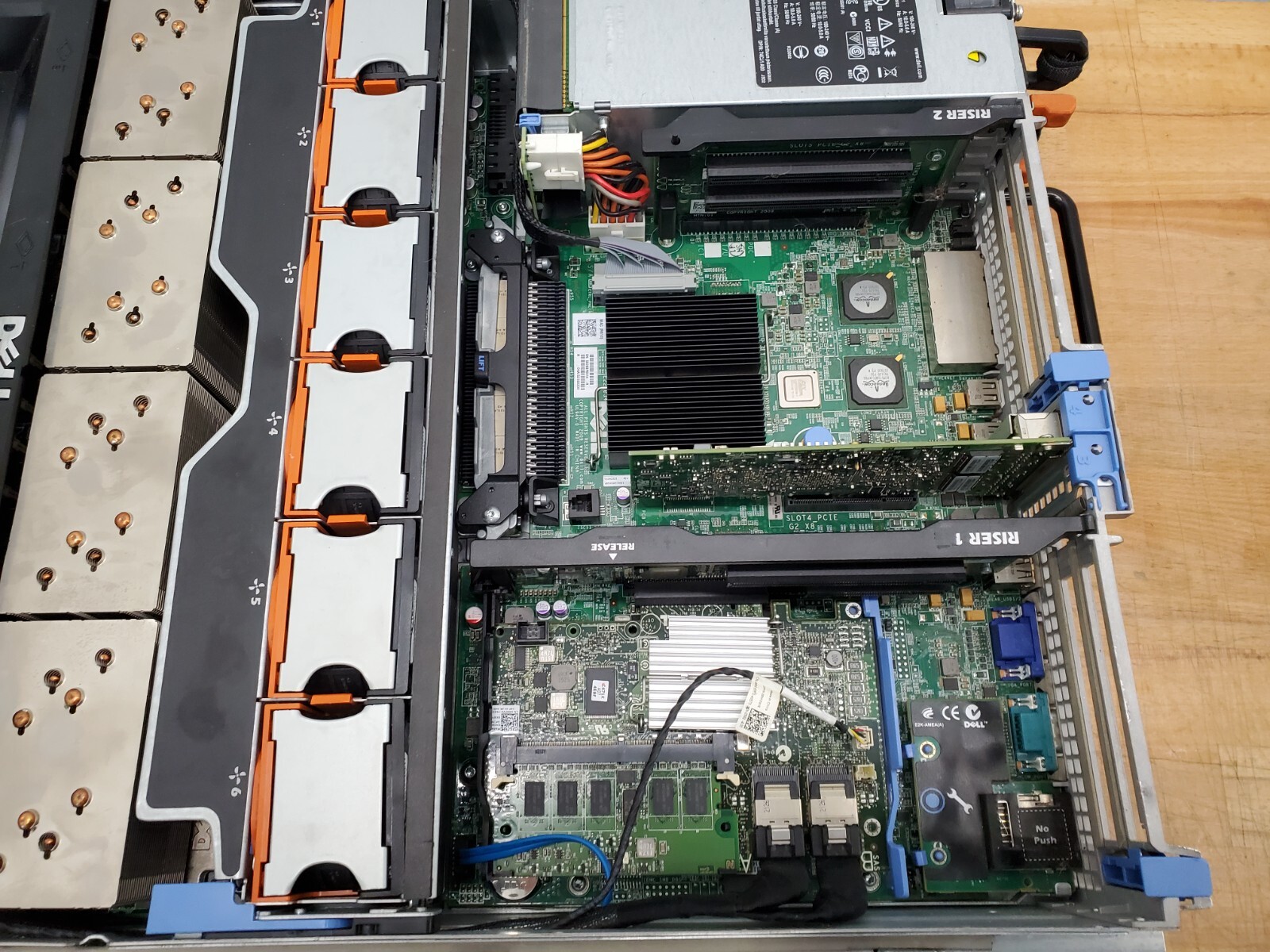 Dell PowerEdge R810 E05S Server 4x Xeon E7-4830, 64GB RAM, 500GB SSD, Win10Pro