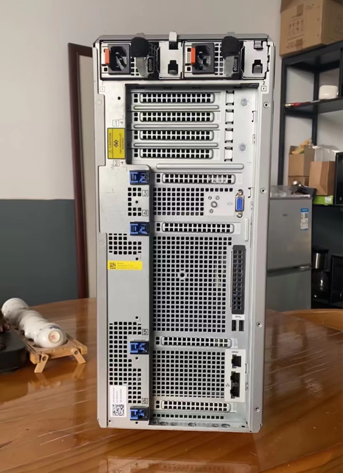 DELL T550 8x 2.5 server，2x Intel Xeon silver 4310 CPU 8x 32GB DDR4 3200MT/s RAM