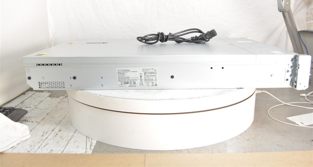 HP PROLIANT DL380 GEN9 777339-S01 8×2.5″ Server XEON E5-2640 V3 8GB NO RAID
