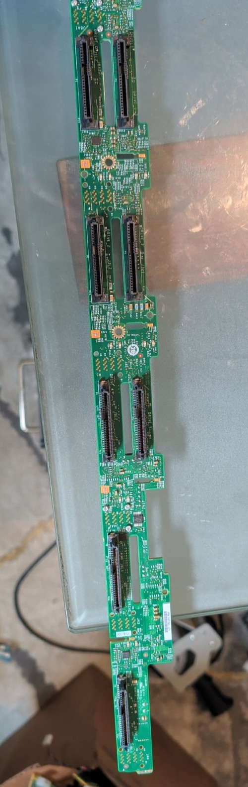 Intel F1U8X25S3HSBP 1U 8-Bay 2.5″ SAS/SATA/NVMe Hot-Swap Backplane Server/Board