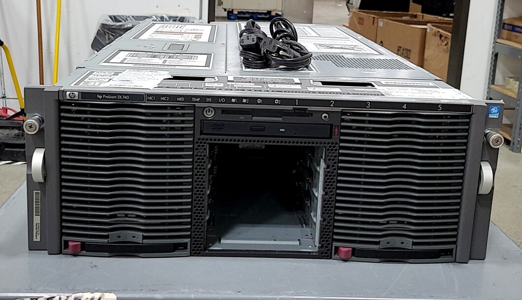 HP PROLIANT DL740 G1 348445-B21 Server 4*INTEL XEON MP 30GB 4×2.5 SEE NOTES