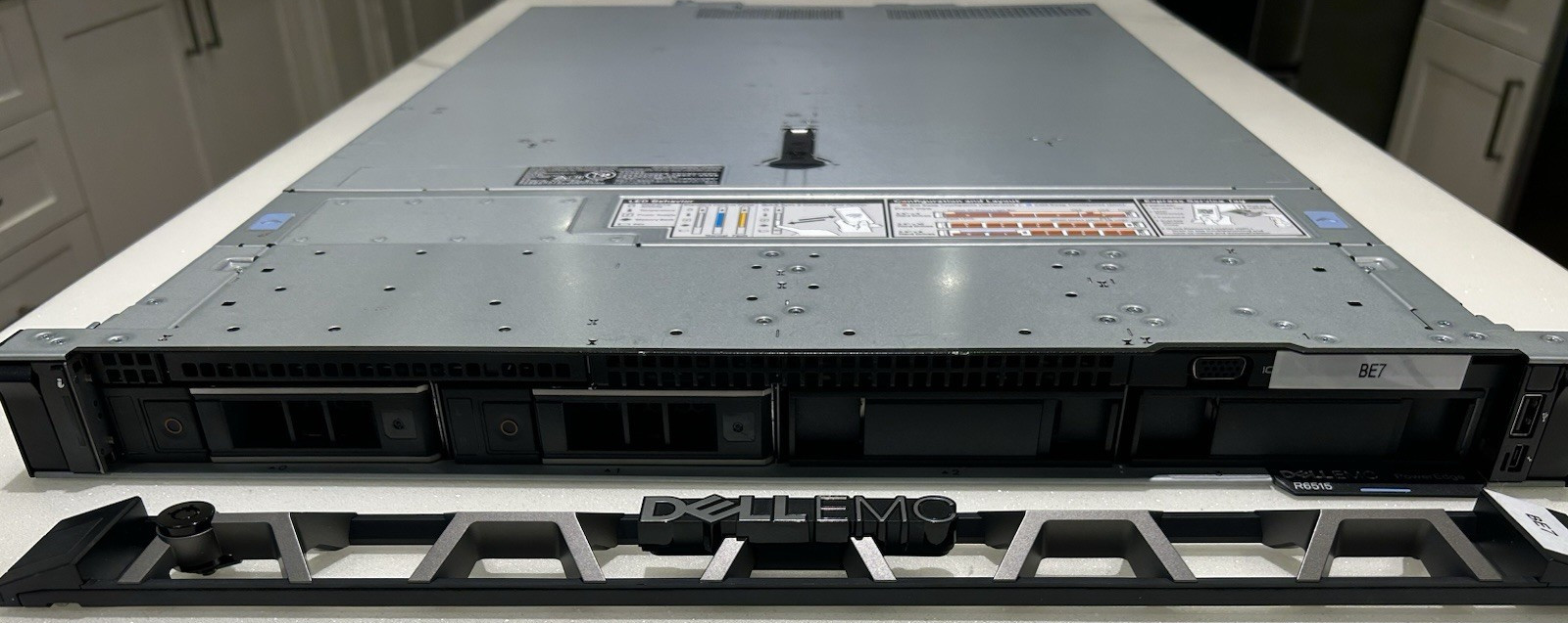 Dell EMC PowerEdge R6515 Rack Mount Server w/ Dual 550W PSUs