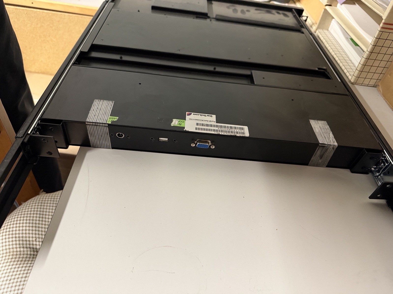 STARTECH DuraView Rackmount LCD Console (RACKCONV1701) – UNTESTED