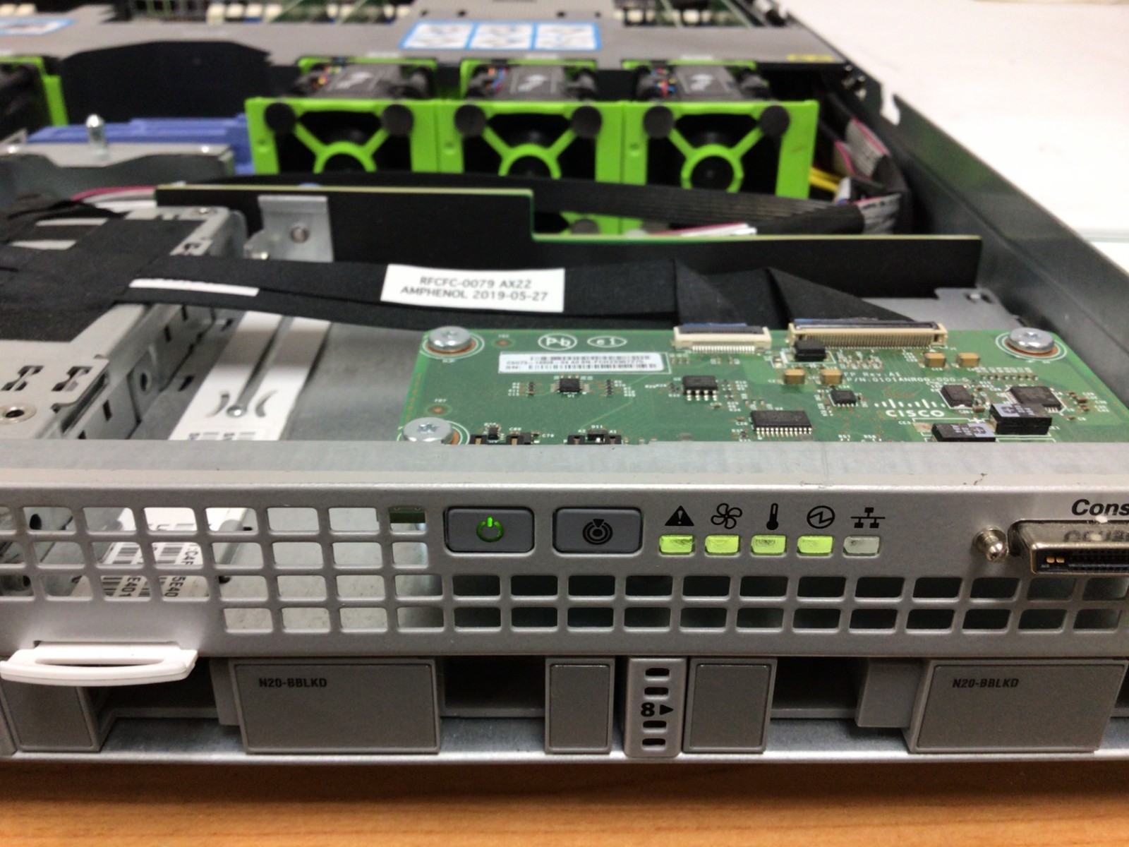Cisco UCS C220 M4 Single Xeon E5-2650 v4 32 GB DDR4 1U Server No Drives/No OS
