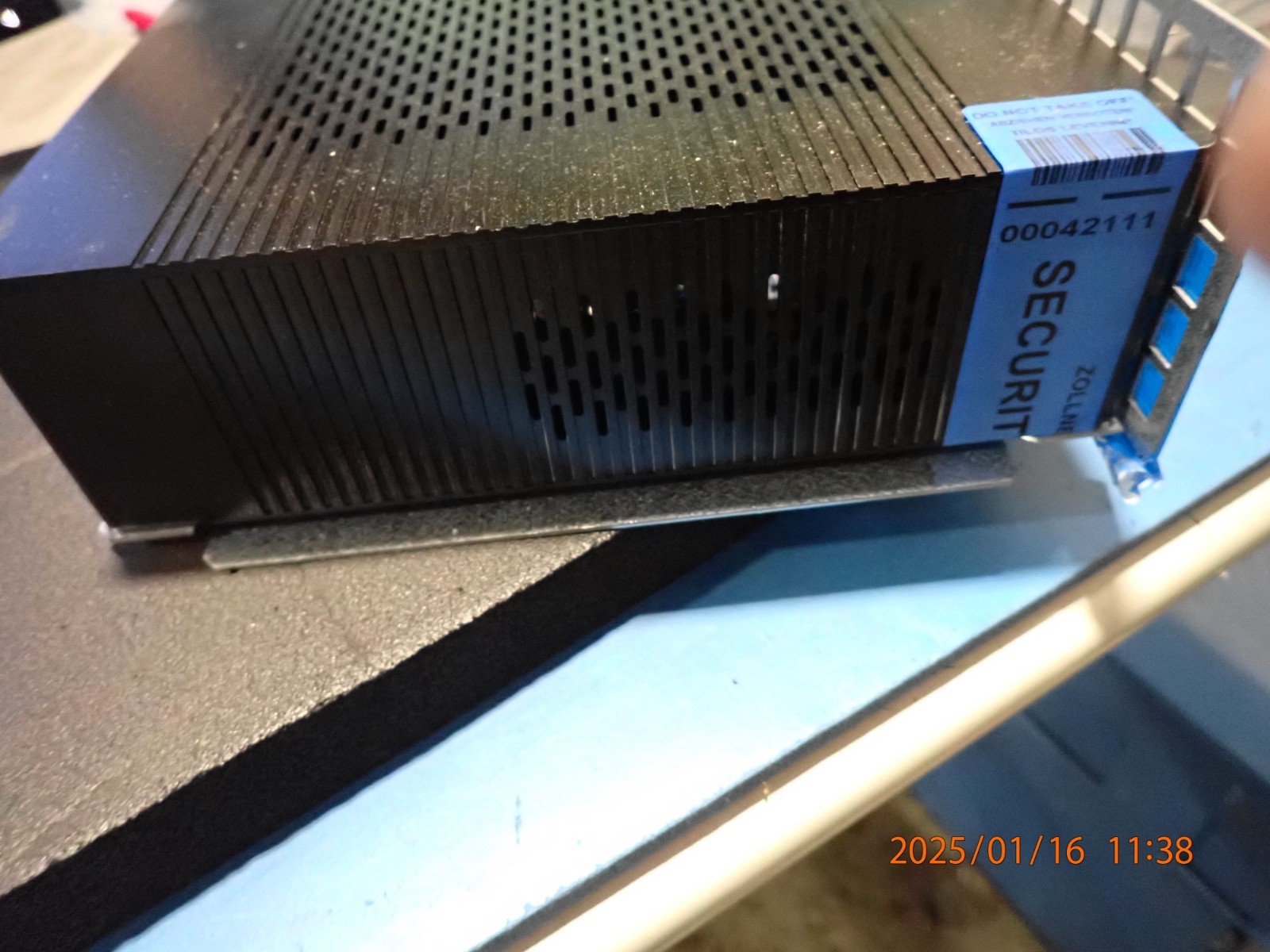 IBM 02AM510 DS8880 8100L17 Small Form Factor SFF HMC Hardware Management Console