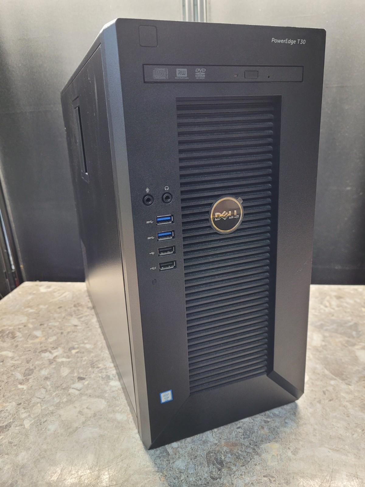 Dell PowerEdge T30 Tower Server (E3-1225v5, 16GB RAM, no OS/HDD) Quadro p4000