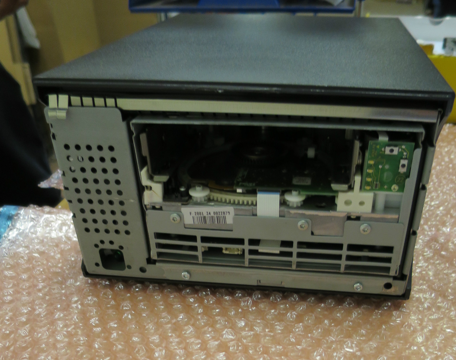 HP StorageWorks Ultrium 460 LTO-2 External Tape Drive for data backup Q1520A