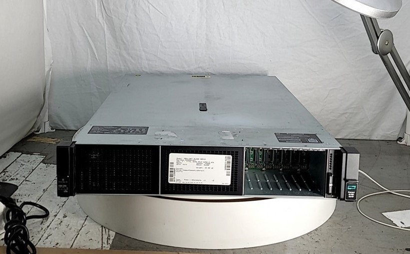 HPE PROLIANT DL380 GEN10 868703-B21 2.5×8 Server XEON GOLD 6134 NO RAM p408i