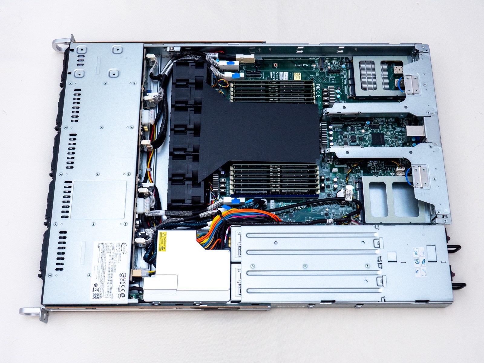 Supermicro 1115CS-TNR + AMD Epyc 9534 64-Core 10 x NVMe U.2 – 1U Server Barebone