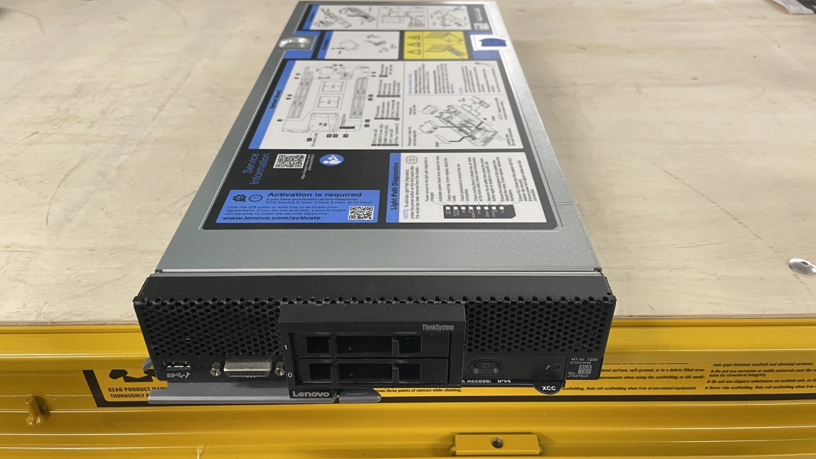 7Z69 SN550 V2 LENOVO SERVER W/ HEATSINKS No RAM No CPU No HDD