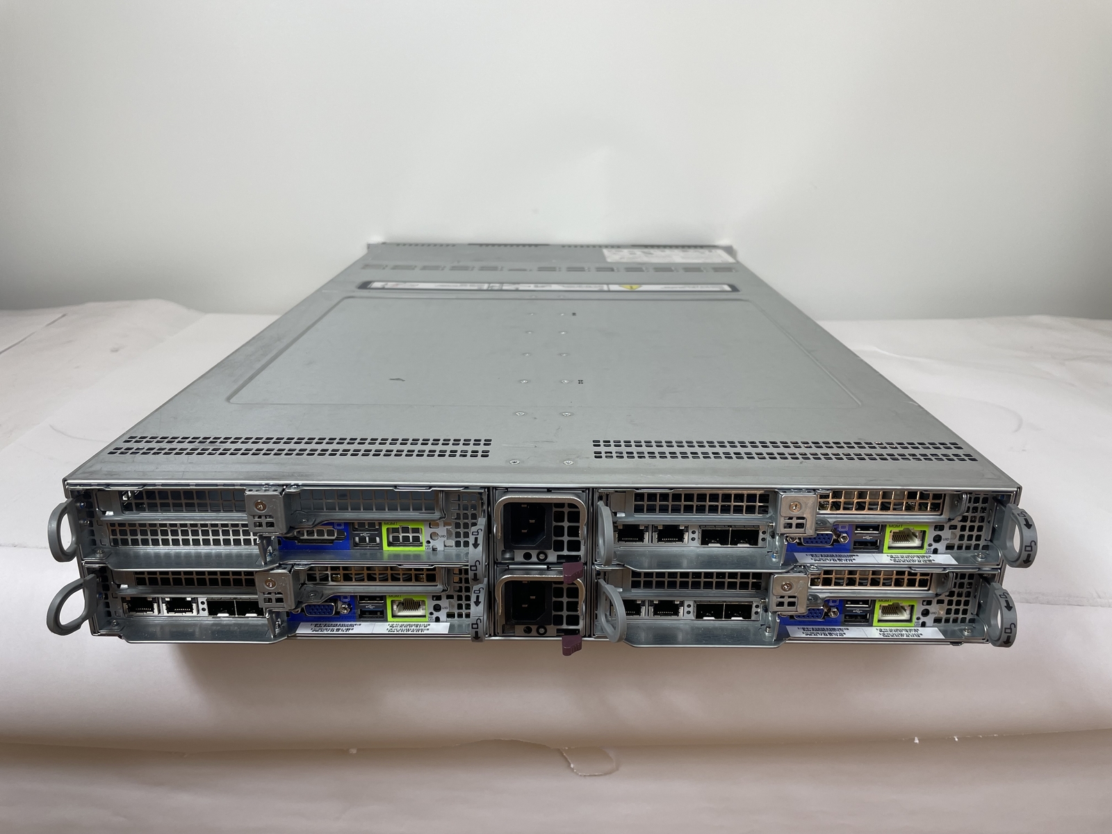 Rubrik R6304 3-Node Server 3x e5-2630v4, 3x 480GB SSD
