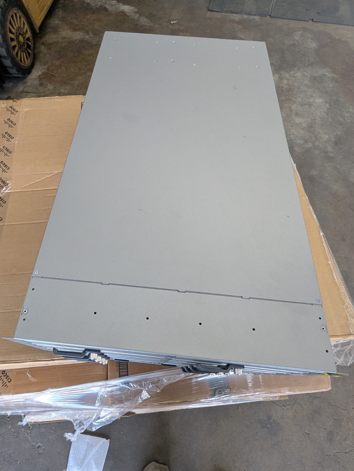 2023 New Cisco UCS 5108 AC2 v05 Blade Server Chassis 8-Bays UCS-SP-5108-AC
