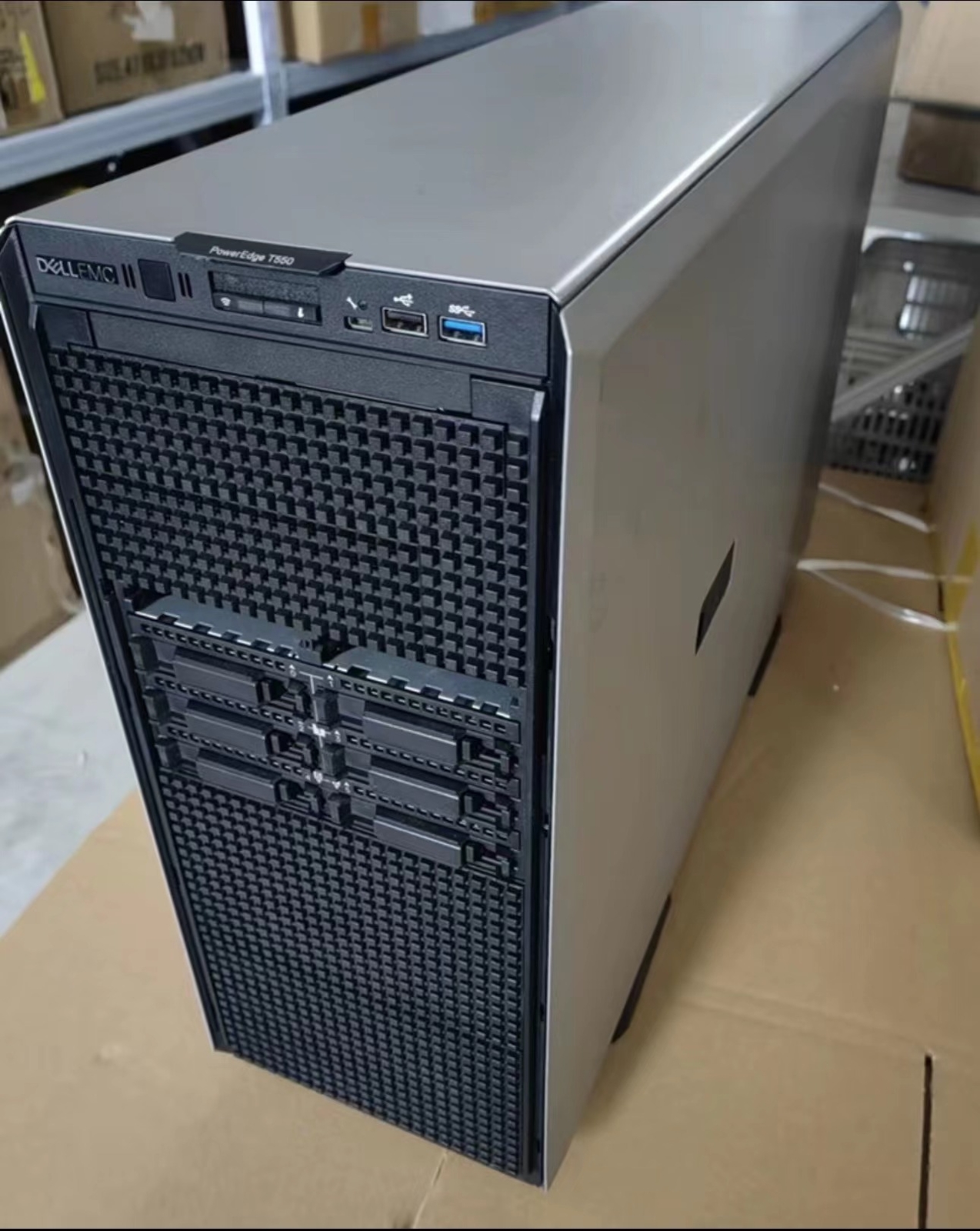 DELL T550 8x 2.5 server，2x Intel Xeon silver 4310 CPU 8x 32GB DDR4 3200MT/s RAM