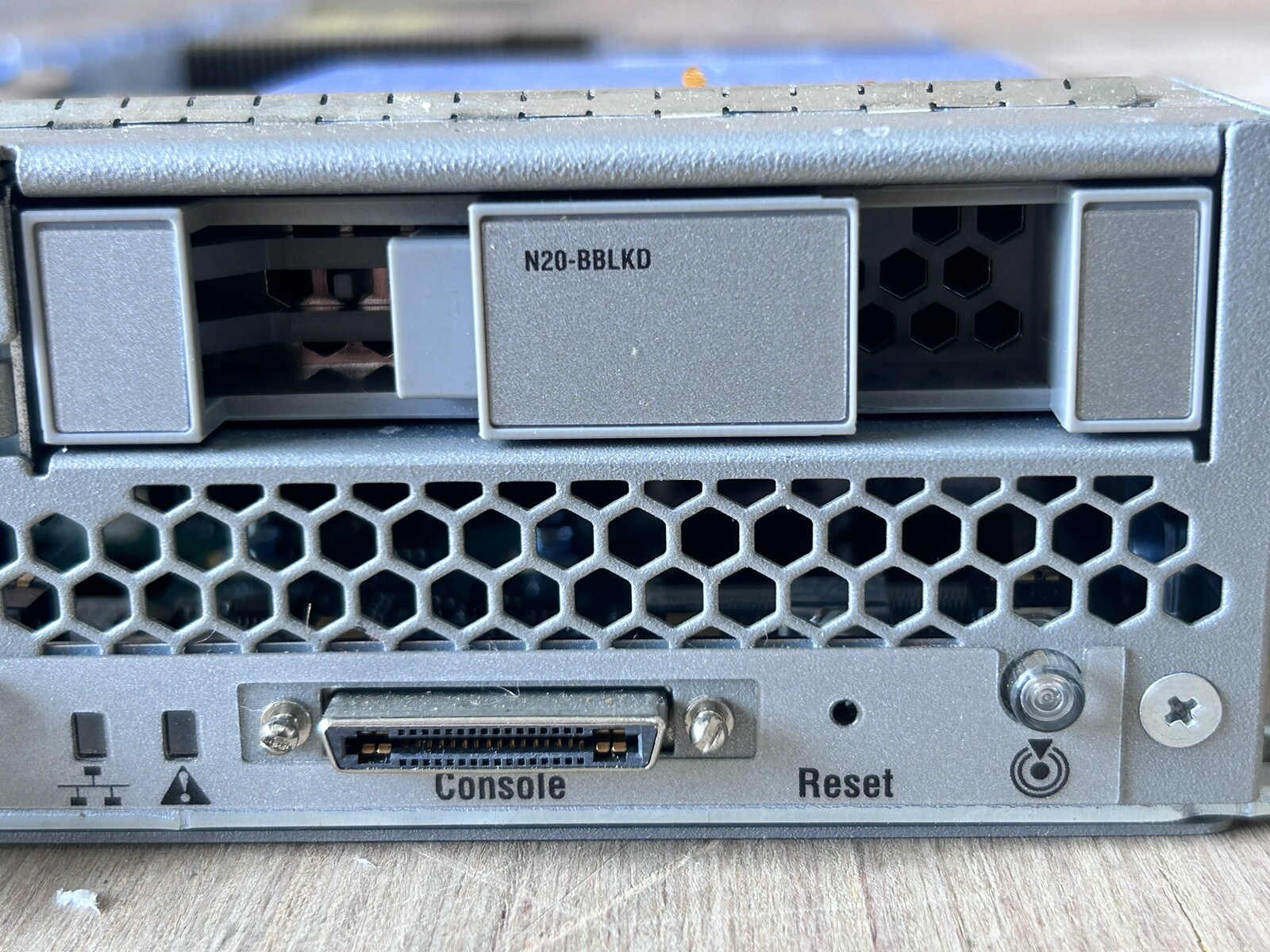 Lot of (2) Cisco UCSB200 M3 Blade Server UCSB-B200-M3 V03 NO RAM