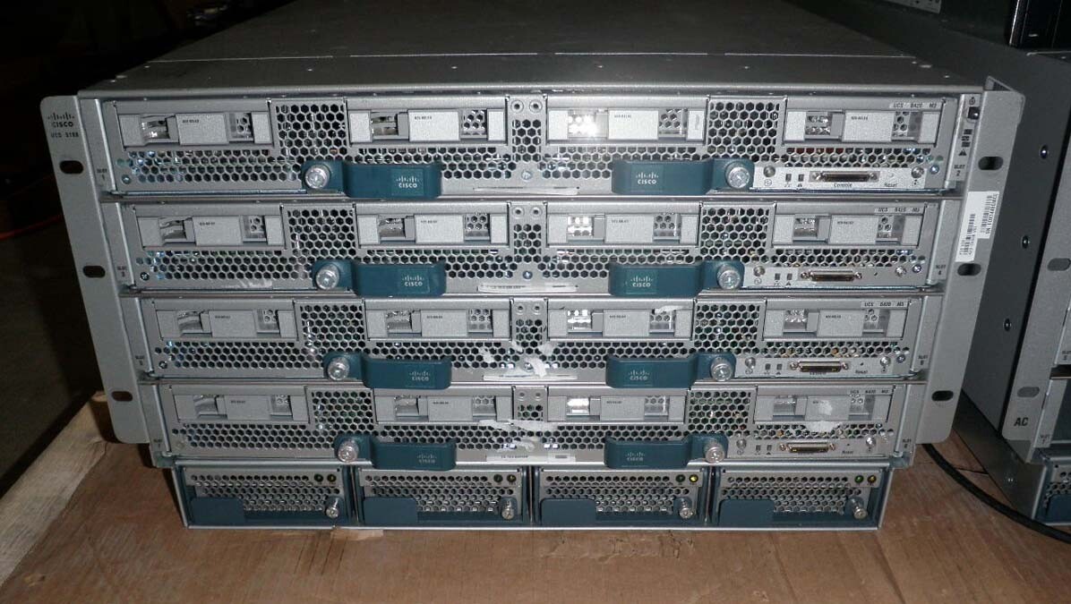 Cisco UCS 5108-4x B420 M4-4x E5-4640 V4 Twelve Core 2.1GHz Blade Server