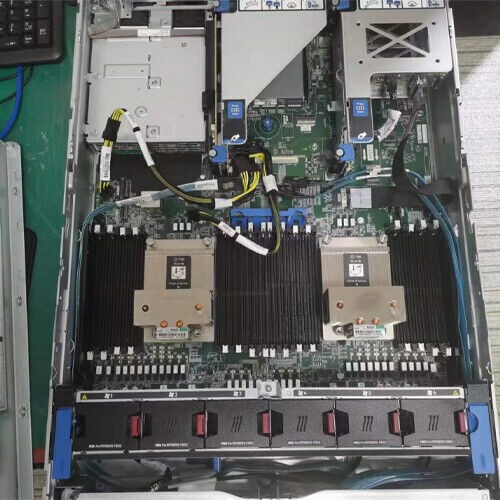 HPE/HP DL385 Gen10 Plus Server 12X3.5″ 2X1600W P816i-a/2X7702 64Core/8X32G 3200