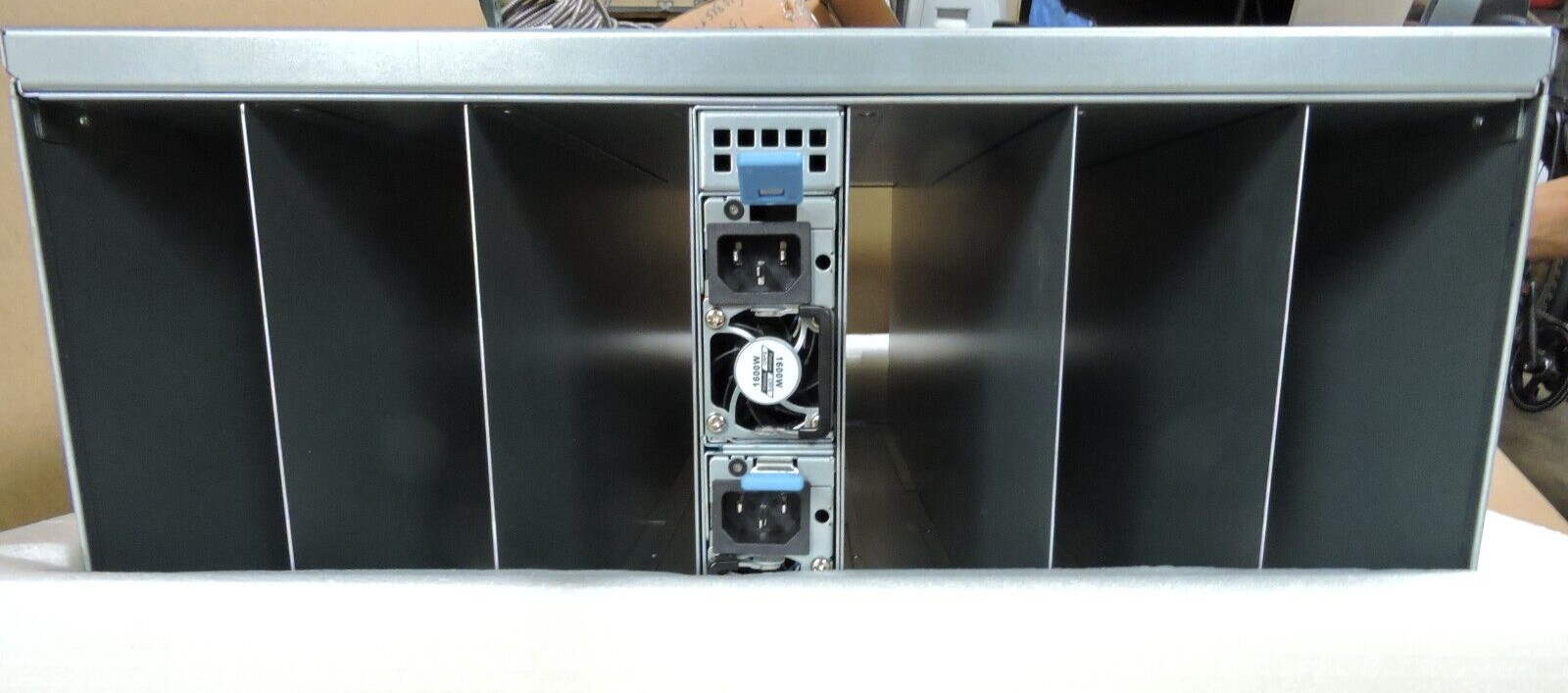 NEW Intel 5U Server Chassis BT5066 with 4X Power Supply 1600W Quad GW-CRPS1600D