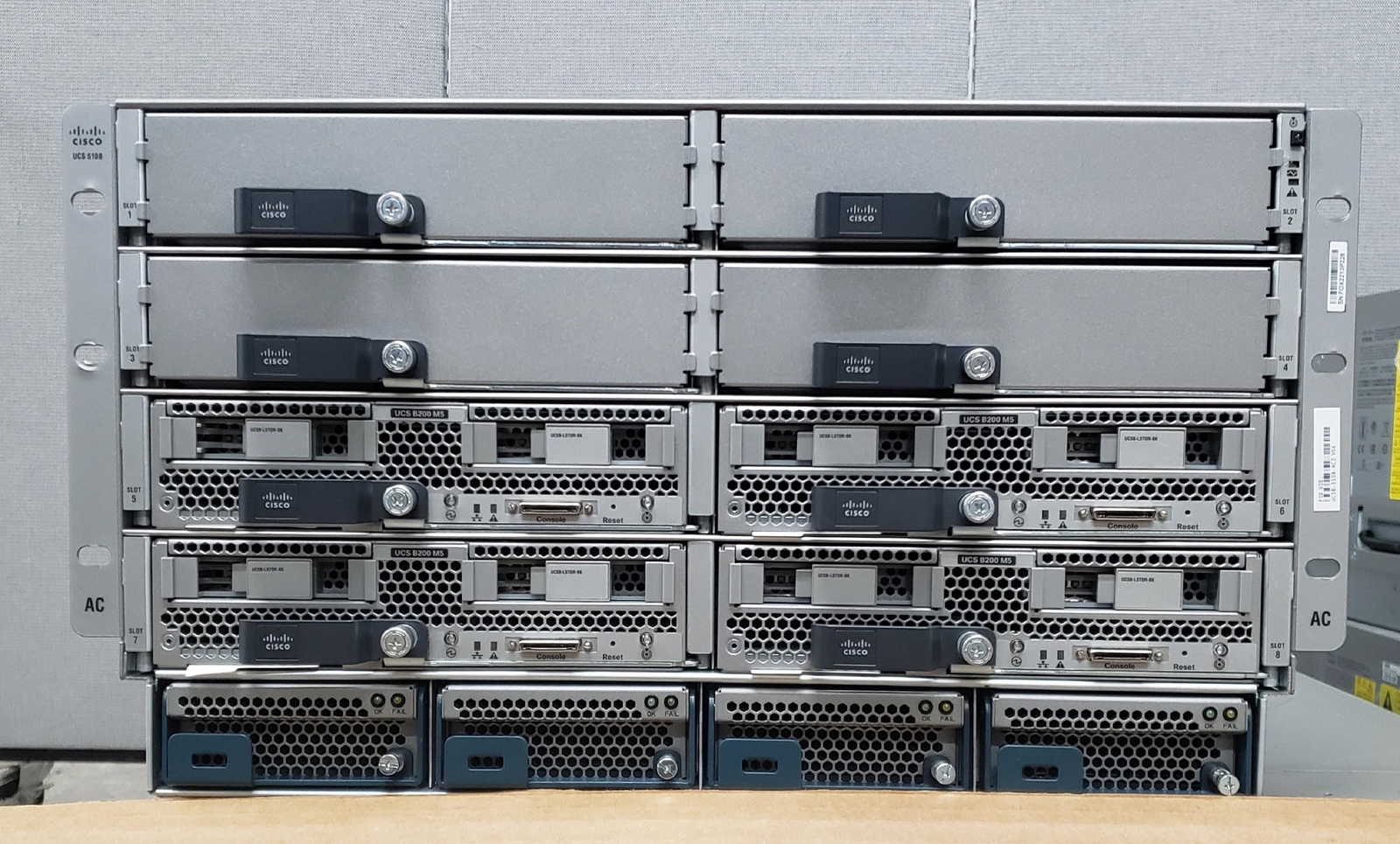 Cisco UCS 5108 Blade Enclosure 4x UCSB-B200-M5 2x 20C Gold 6148 2.4GHz 512GB RAM